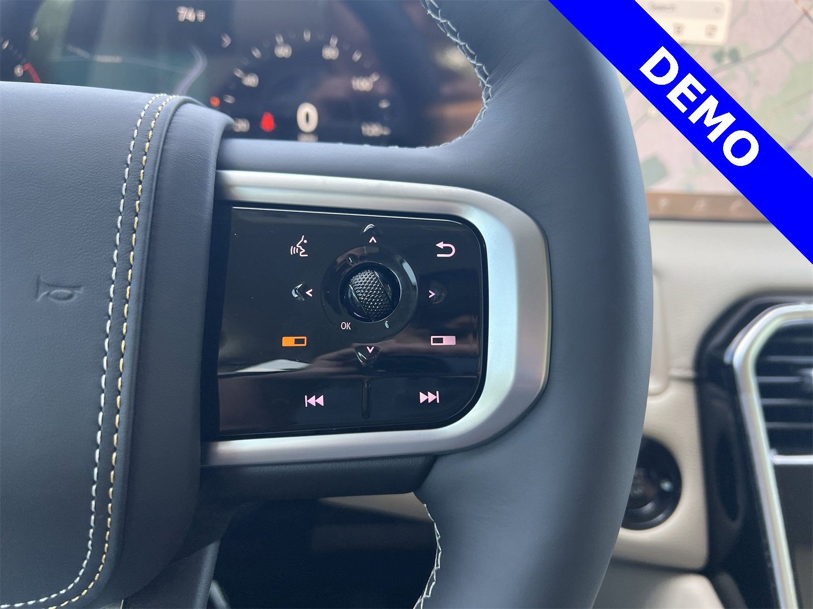 New 2025 Nissan Armada Platinum Reserve image 12