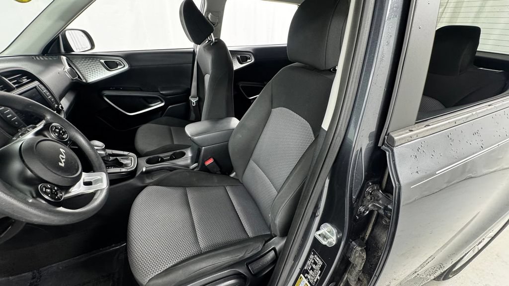 Used 2022 Kia Soul LX w/ Technology Package FWD image 11