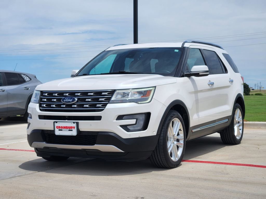 Used 2017 Ford Explorer Limited w/ Equipment Group 301A FWD image 2