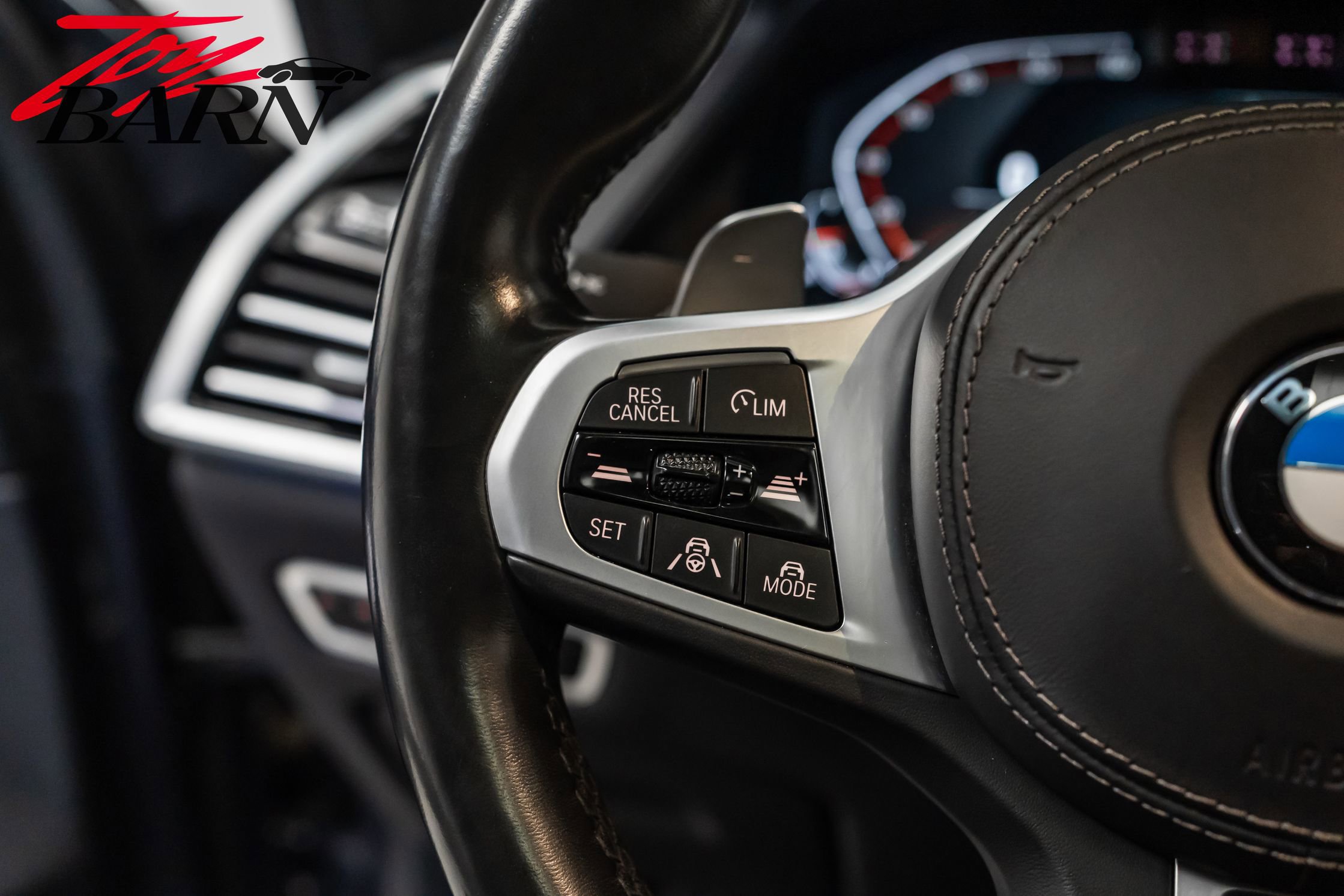 Used 2019 BMW X5 xDrive50i w/ M Sport Package image 34