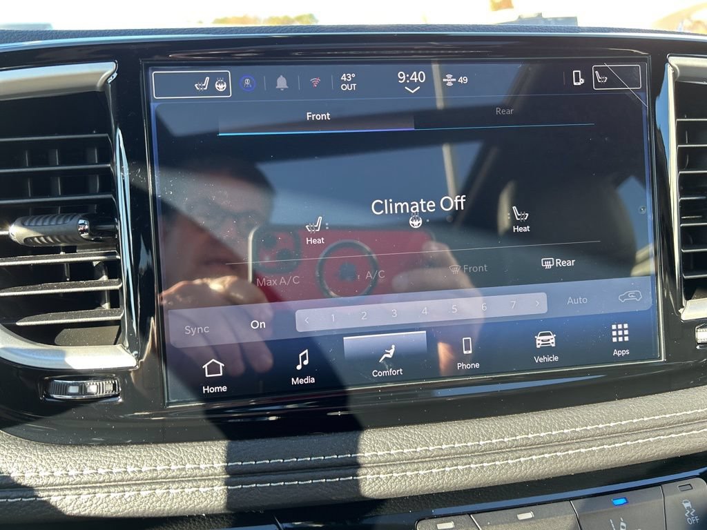 New 2026 Chrysler Pacifica Select AWD/4WD image 20