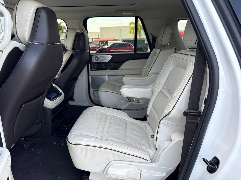 Used 2022 Lincoln Navigator L Black Label AWD/4WD image 8