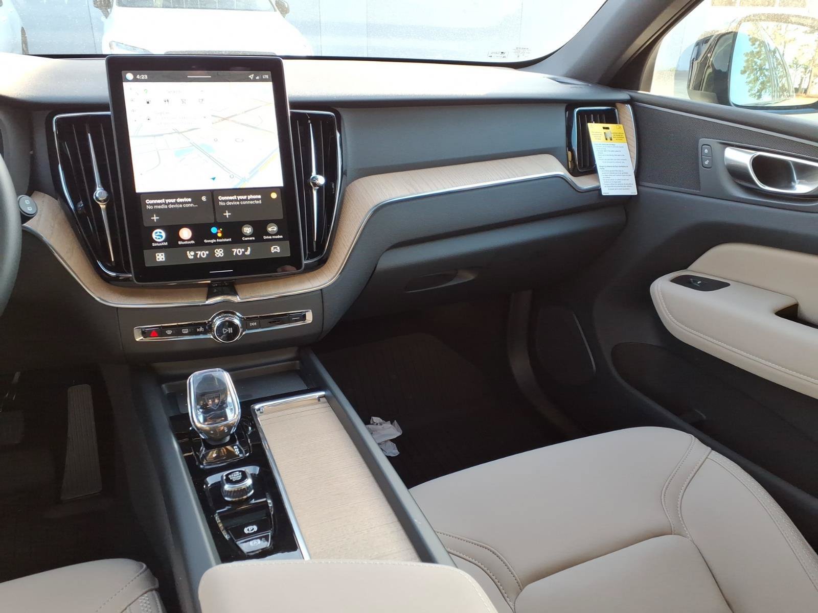 New 2026 Volvo XC60 B5 Plus w/ Protection Package Premier AWD/4WD image 11
