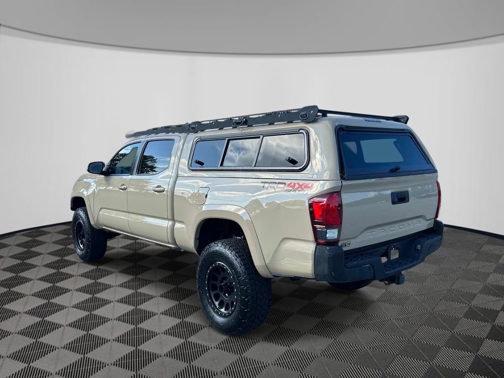 Used 2018 Toyota Tacoma TRD Sport AWD/4WD image 3