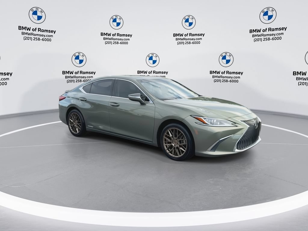 Used 2019 Lexus ES 300h w/ Premium Package FWD video 2