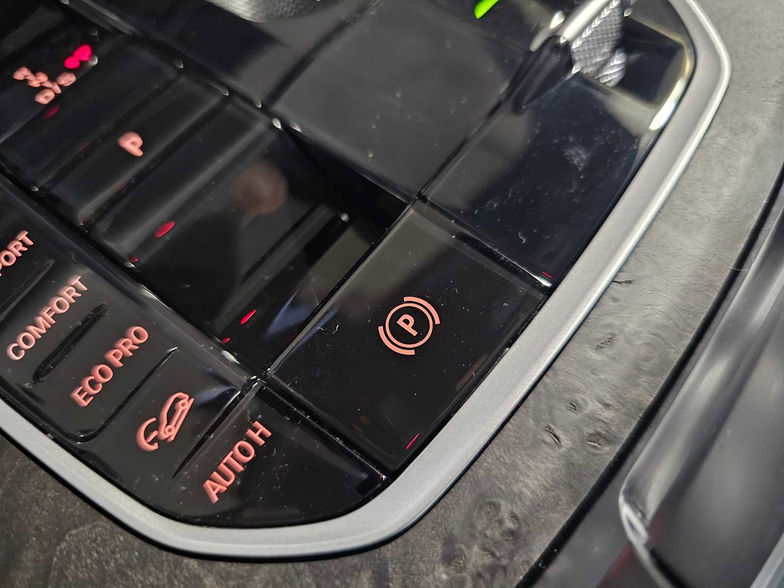 Used 2026 BMW X7 xDrive40i w/ M Sport Package AWD/4WD image 23