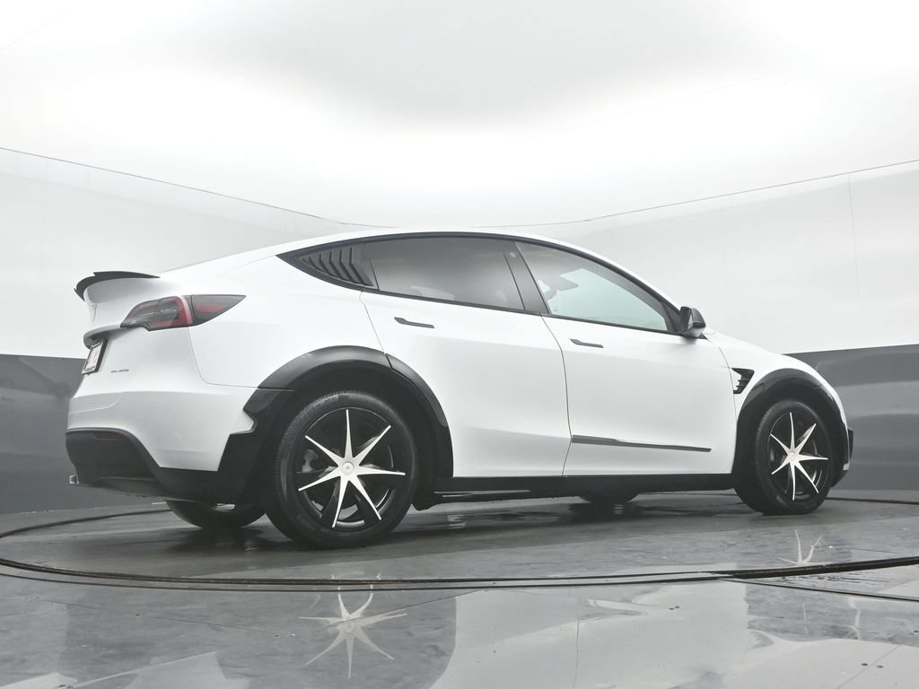 Used 2023 Tesla Model Y Long Range AWD/4WD image 12