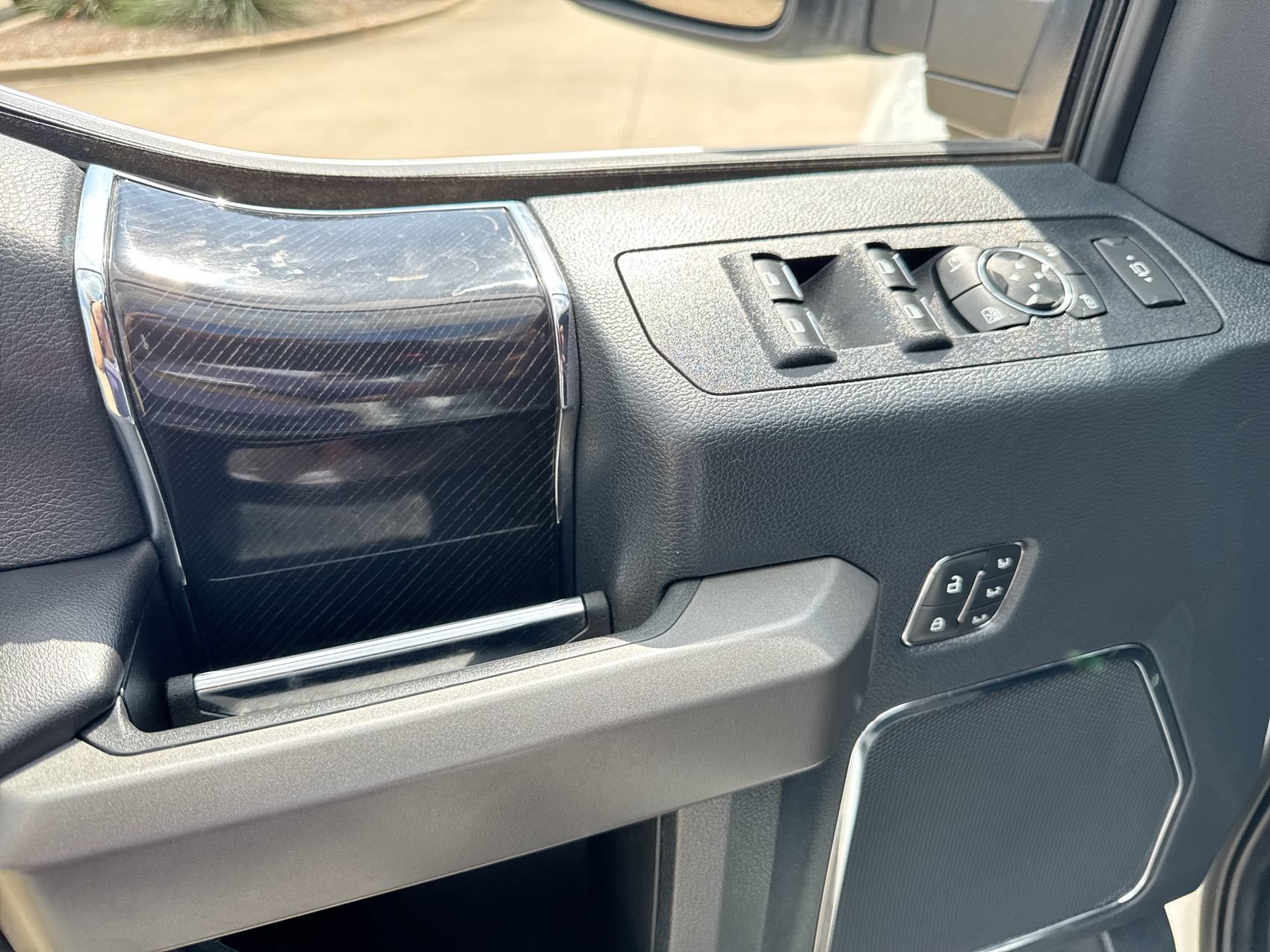 Used 2022 Ford F250 Platinum w/ FX4 Off-Road Package AWD/4WD image 13