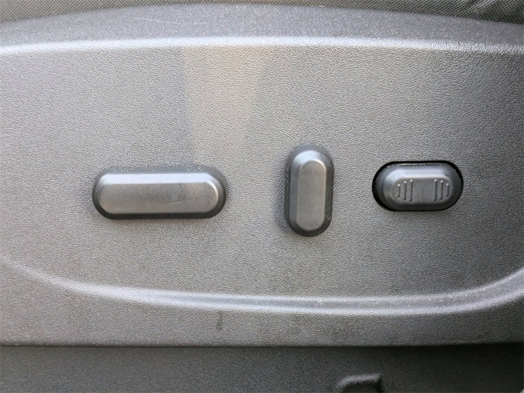 Used 2018 Ford Escape SE image 25