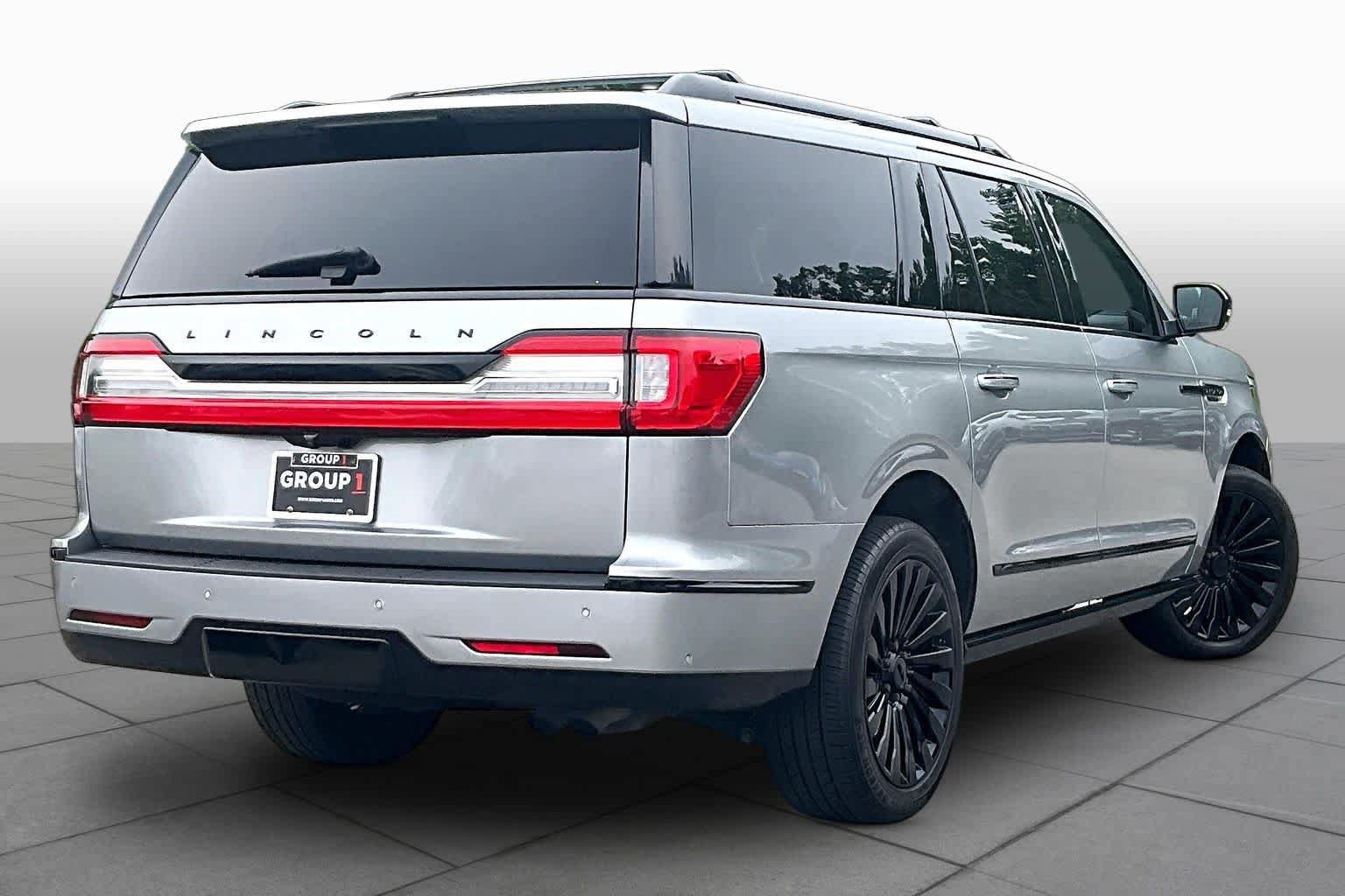 Used 2021 Lincoln Navigator L Reserve w/ Luxury Package AWD/4WD image 12