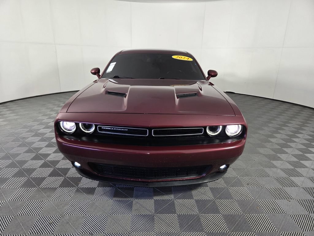 Used 2021 Dodge Challenger SXT RWD image 32