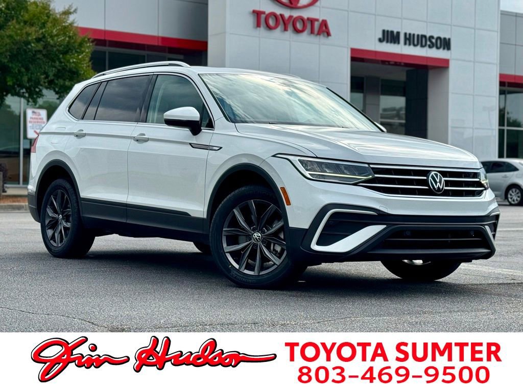 Used 2023 Volkswagen Tiguan SE w/ Panoramic Sunroof Package