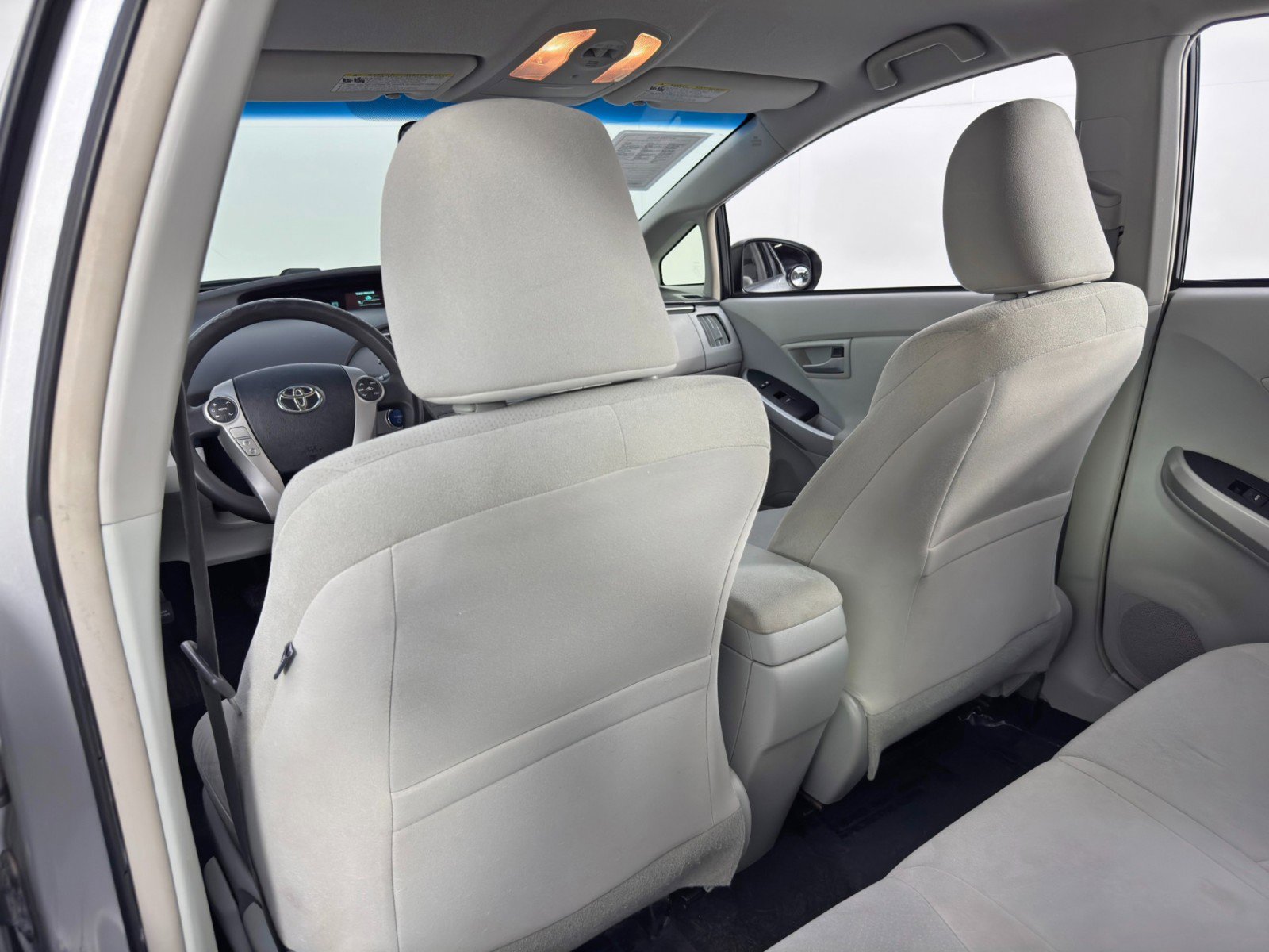 Used 2015 Toyota Prius Two image 28
