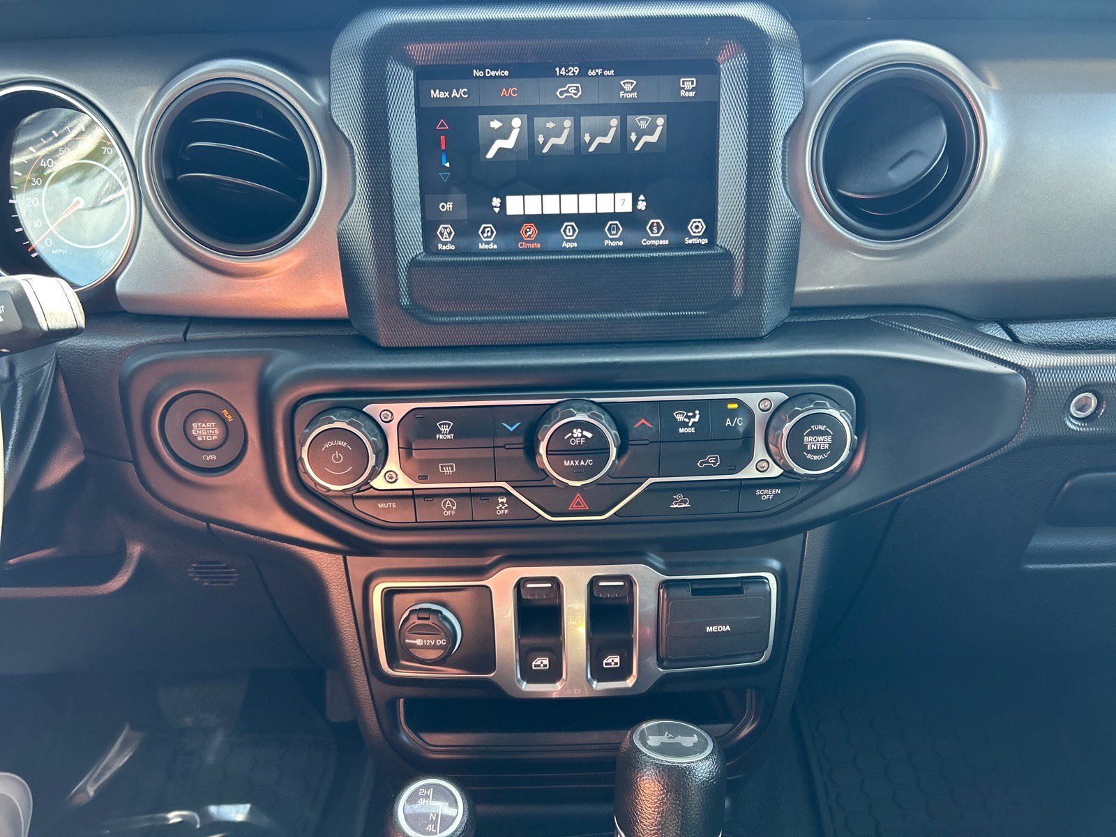 Used 2023 Jeep Wrangler Sport AWD/4WD image 19