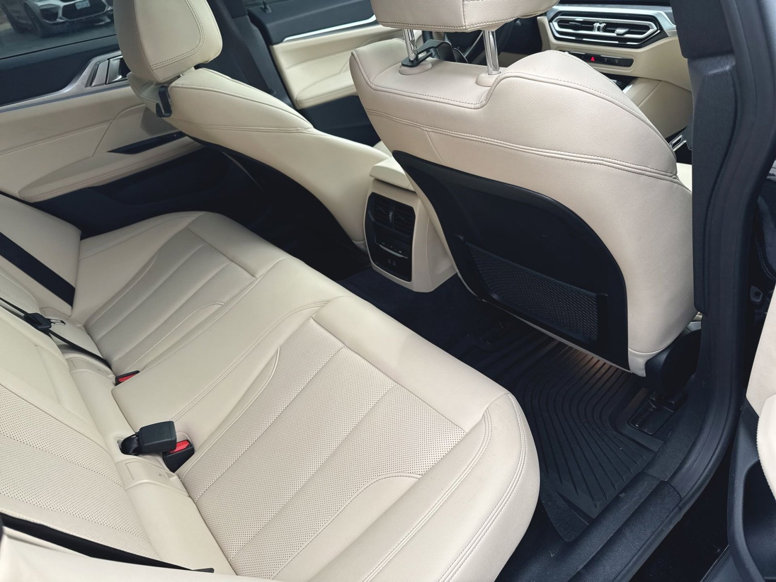 Used 2024 BMW i4 eDrive35 w/ Premium Package image 32