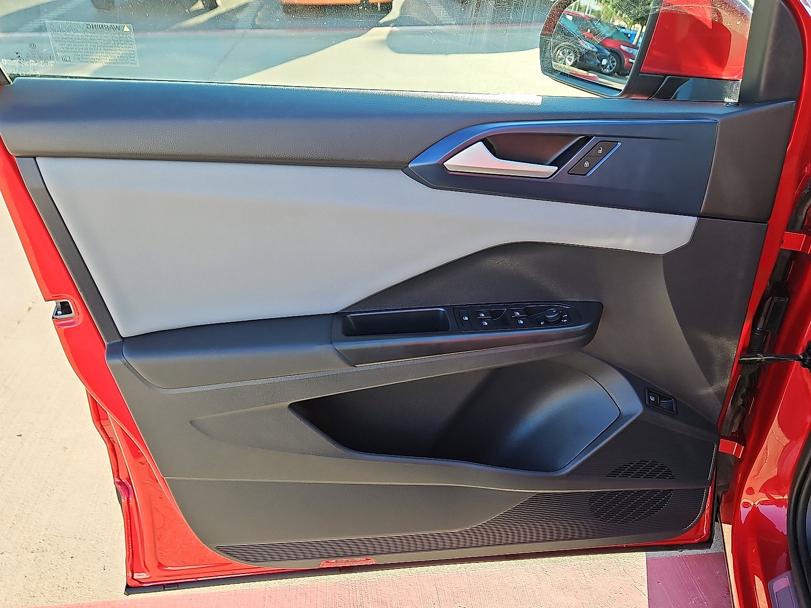 Certified 2022 Volkswagen Taos SE image 12