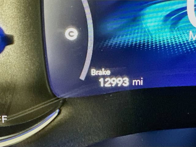 Used 2025 Chrysler Pacifica Premium FWD image 16