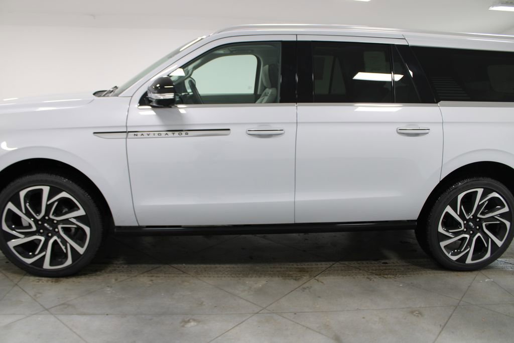 New 2026 Lincoln Navigator L Reserve image 5