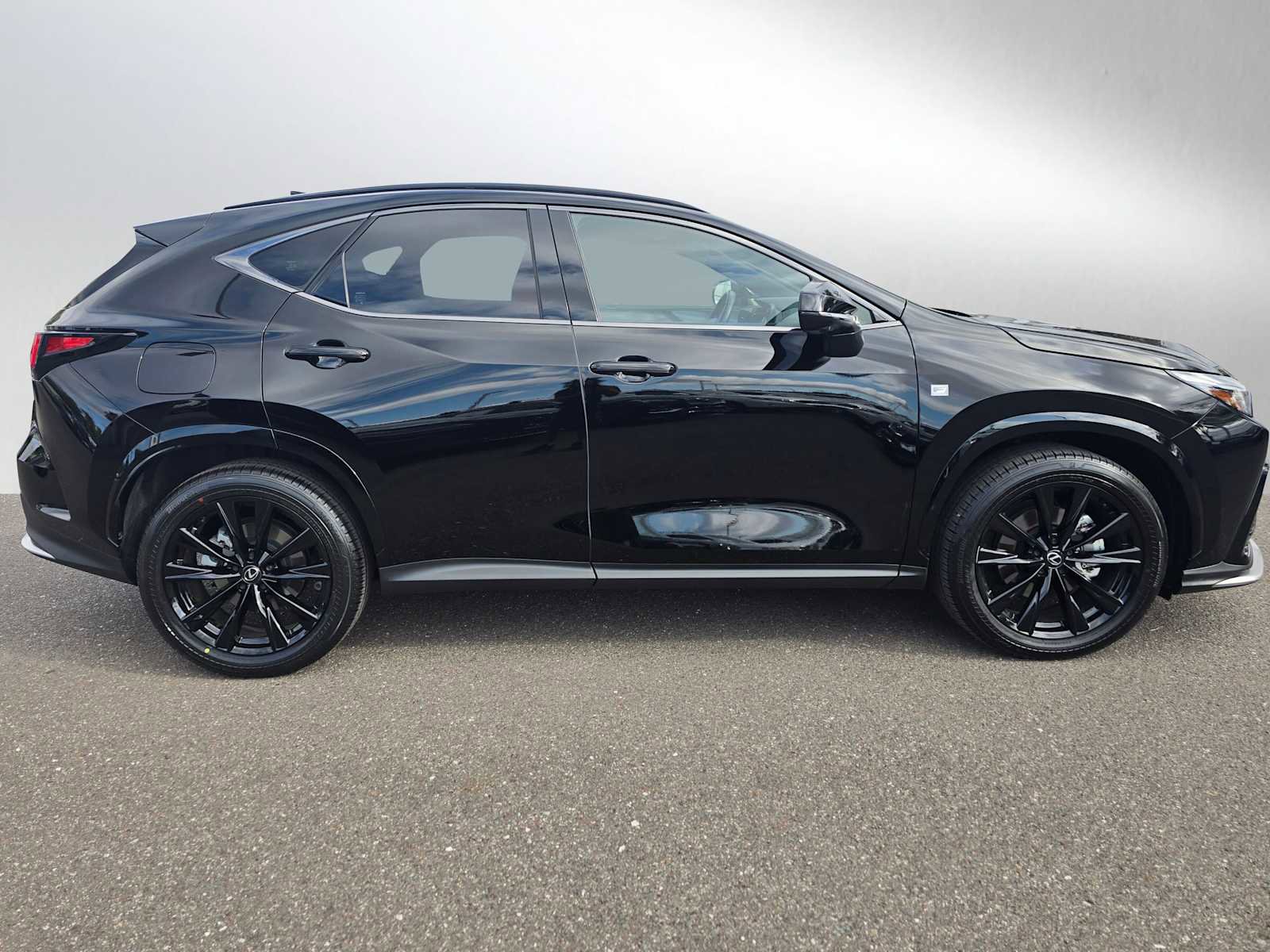 Used 2024 Lexus NX 450h+ F Sport image 8