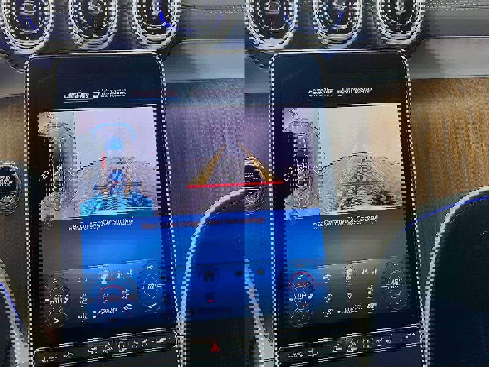 Used 2025 Mercedes-Benz GLC 300 4MATIC image 14