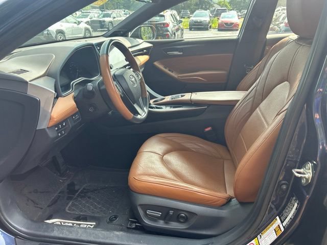 Used 2019 Toyota Avalon Limited w/ Advanced Safety Package FWD image 14
