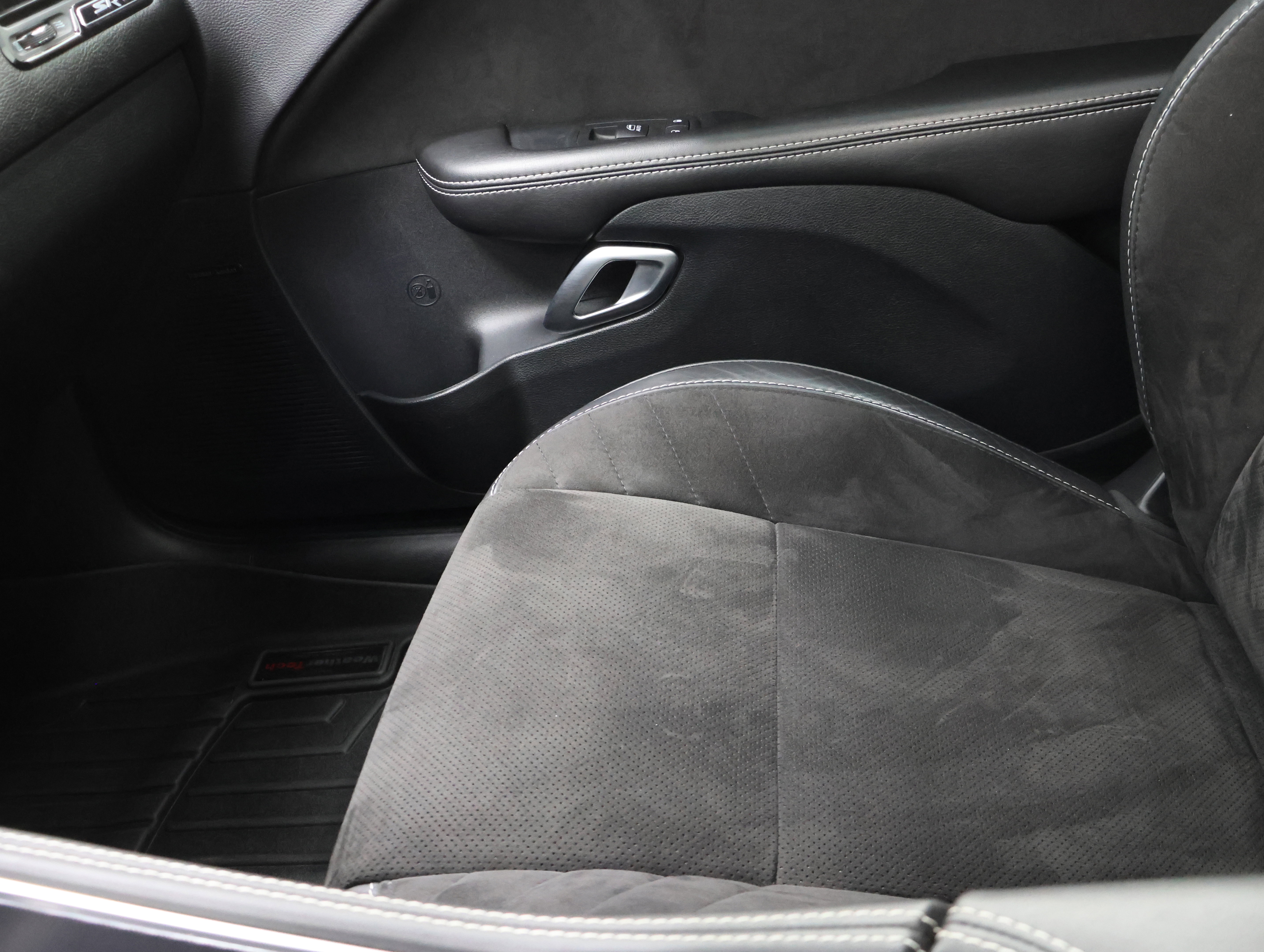 Used 2018 Dodge Challenger SRT w/ Technology Group image 13