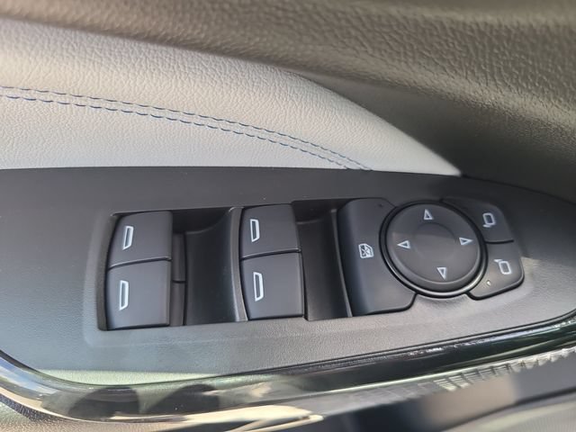 New 2026 Chevrolet Trax LT w/ LT Convenience Package FWD image 19