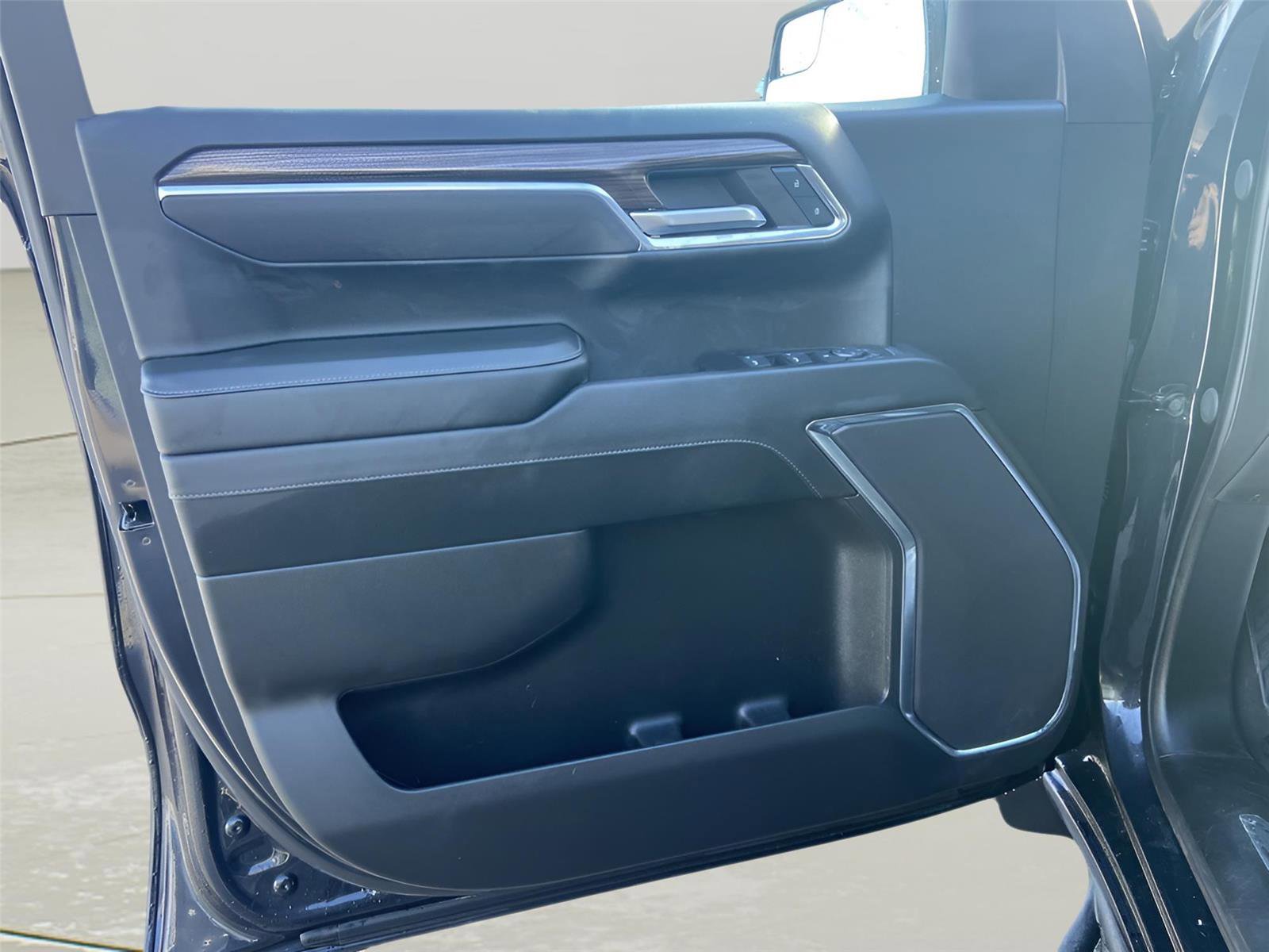 Used 2024 Chevrolet Silverado 1500 LT image 22