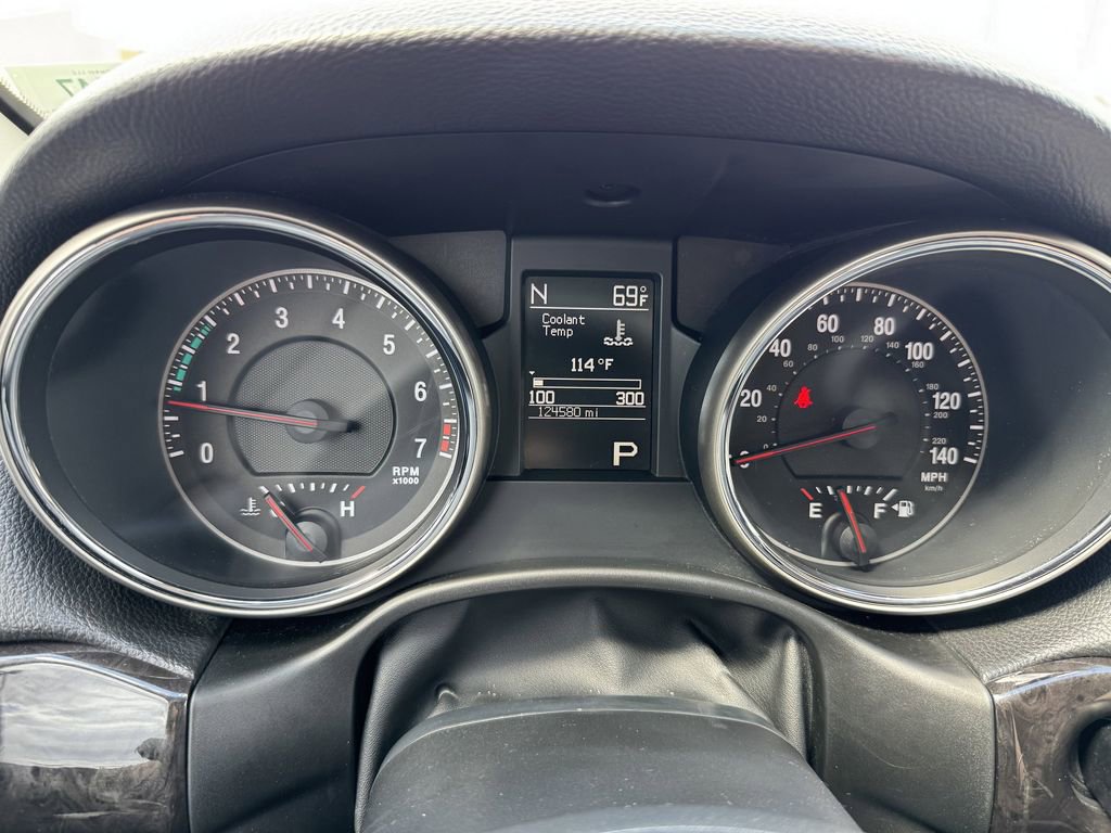 Used 2012 Jeep Grand Cherokee Laredo AWD/4WD image 16