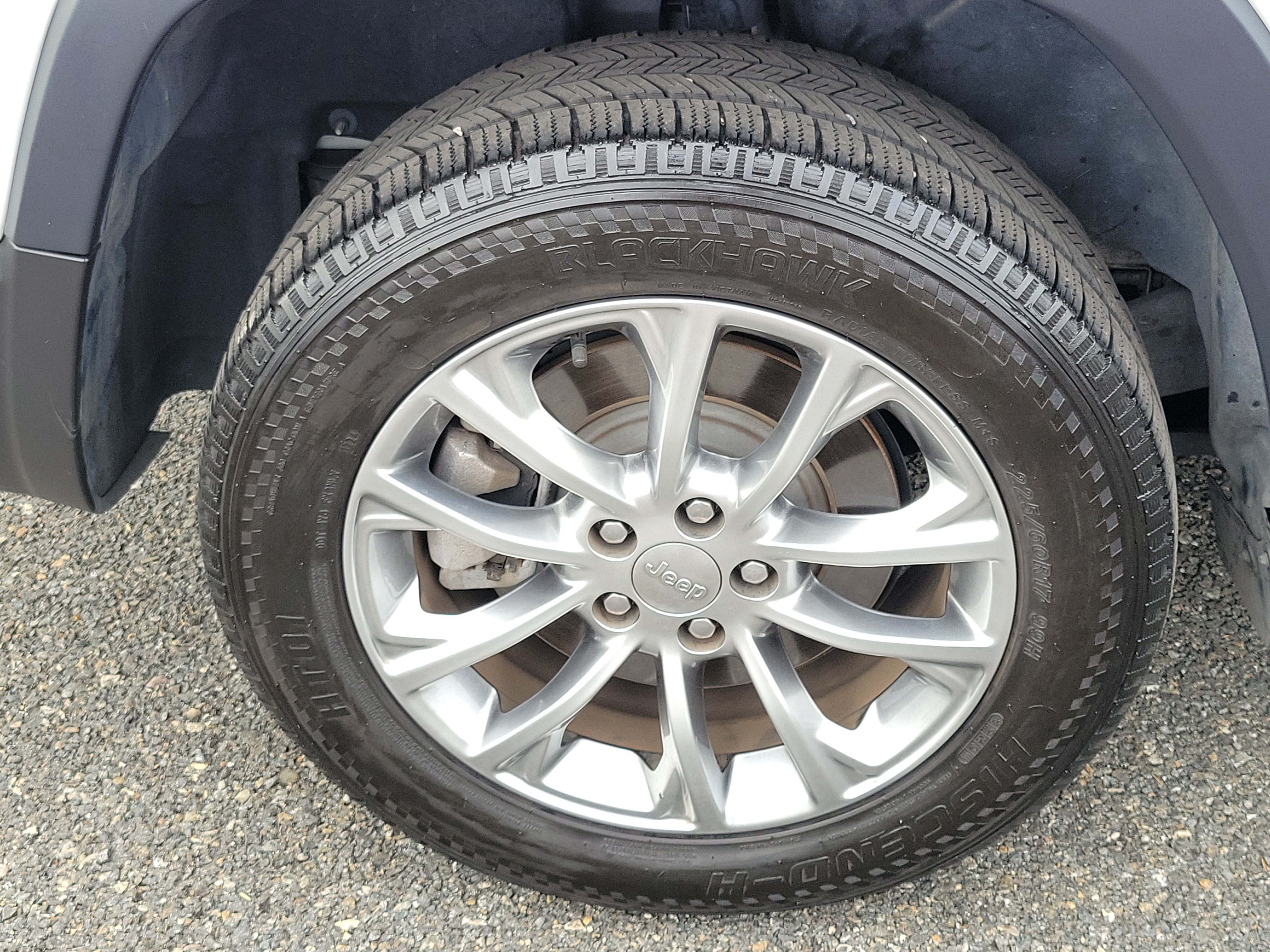 Used 2021 Jeep Cherokee Latitude Lux w/ Comfort/Convenience Group FWD image 24