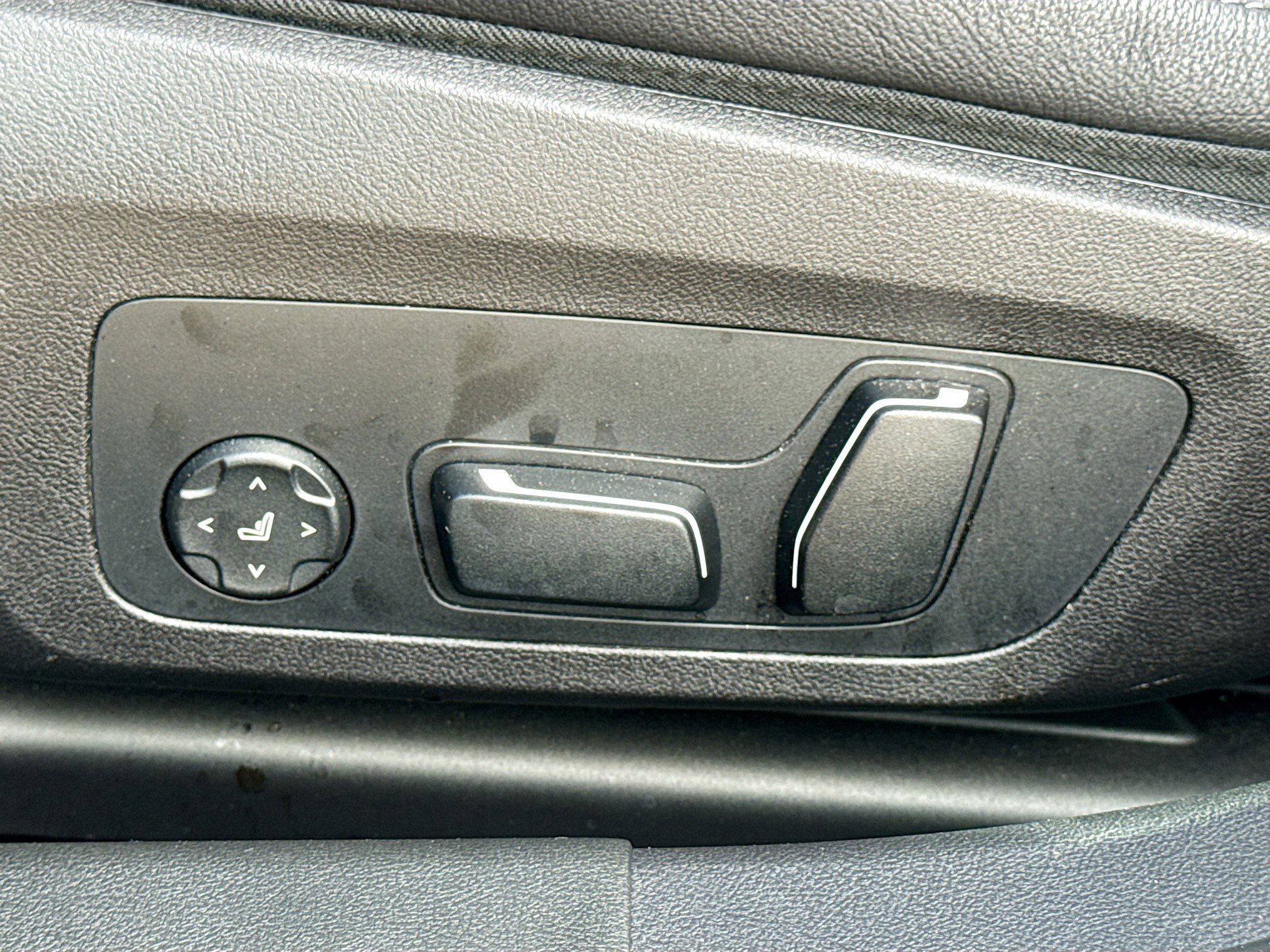 Used 2025 BMW 330i Sedan RWD image 25