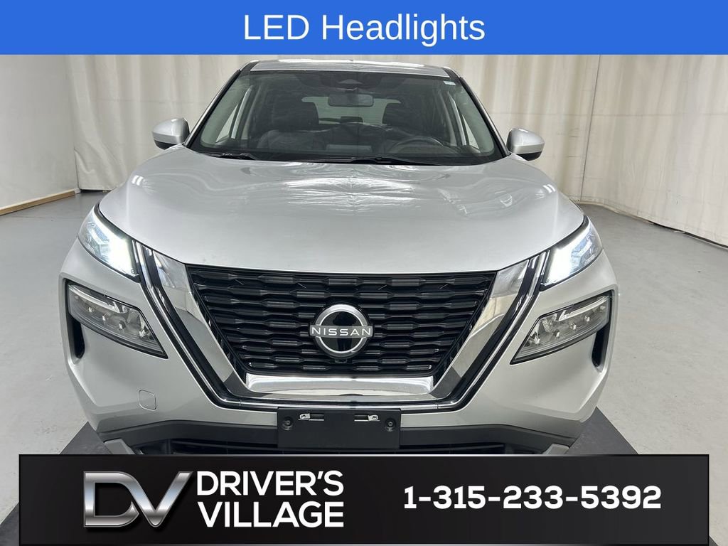 Used 2023 Nissan Rogue SV AWD/4WD image 3