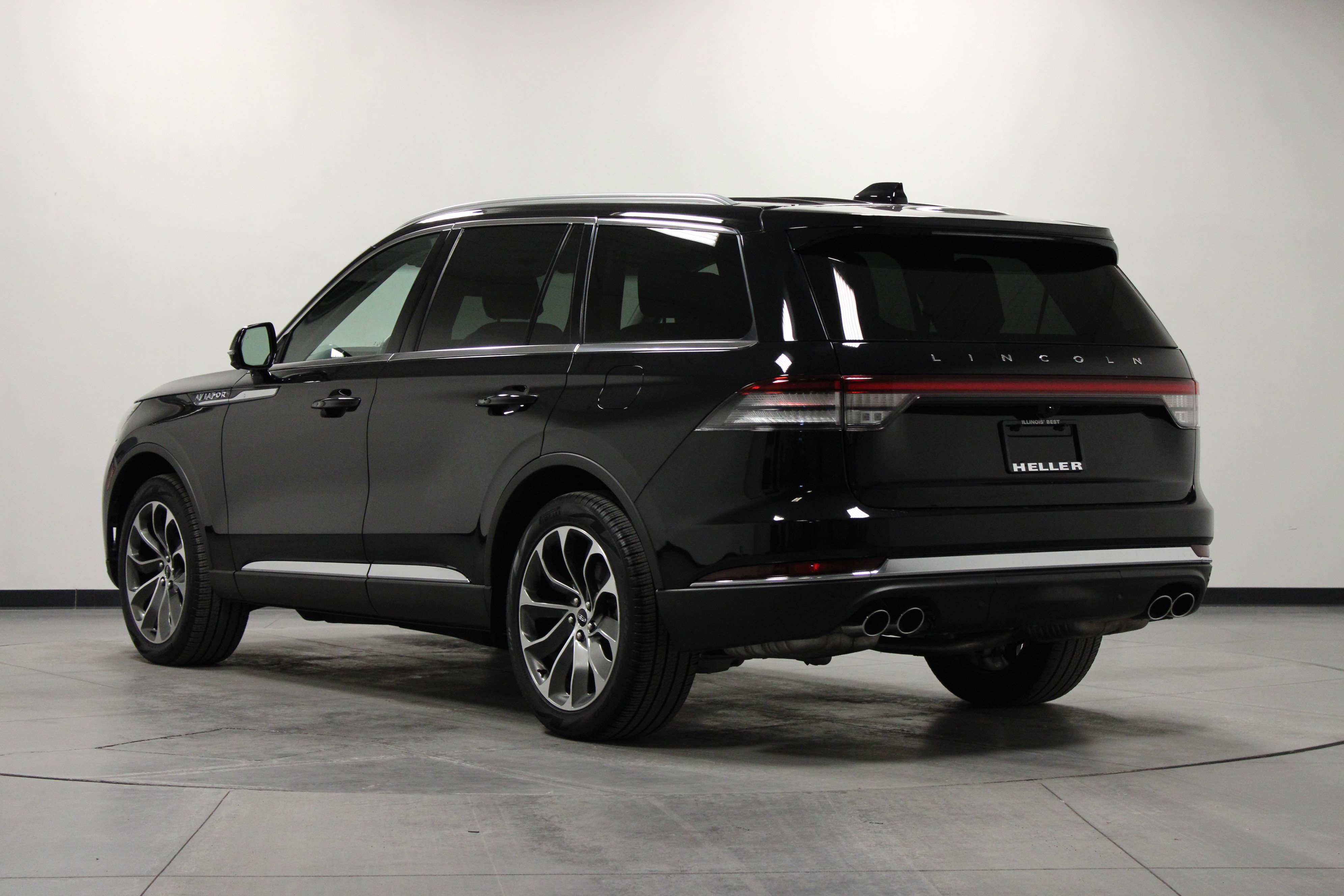 Used 2025 Lincoln Aviator Reserve w/ Illumination Package image 6