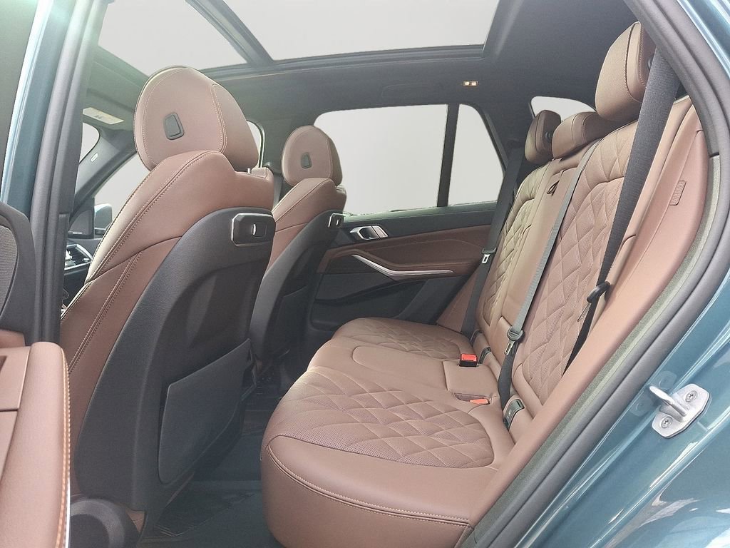 Certified 2025 BMW X5 xDrive40i w/ Premium Package image 8
