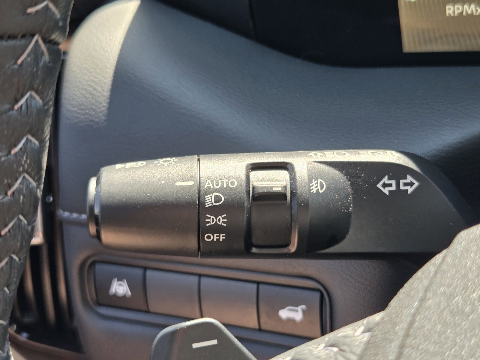 Used 2025 Nissan Armada Platinum image 31