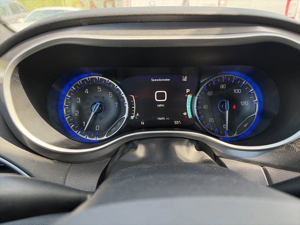 Used 2025 Chrysler Pacifica Select FWD image 25