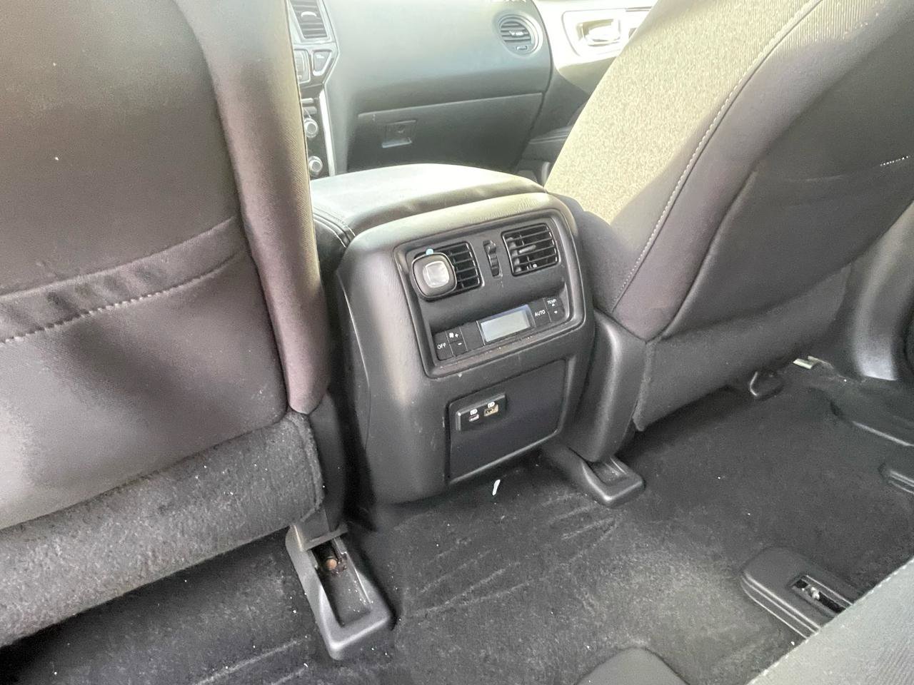 Used 2020 Nissan Pathfinder S AWD/4WD image 11