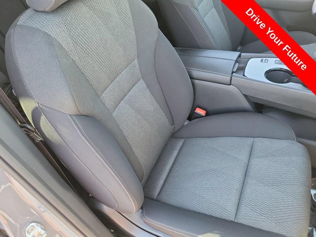 Used 2026 Nissan Rogue SV FWD image 19
