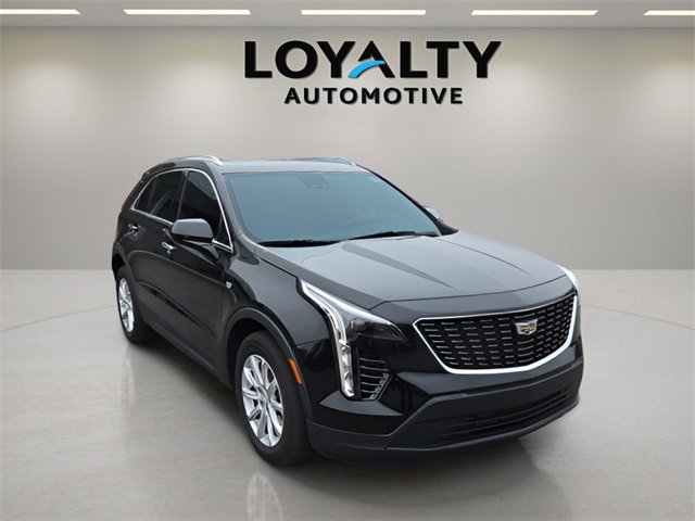 Used 2022 Cadillac XT4 Luxury w/ Cold Weather Package image 7