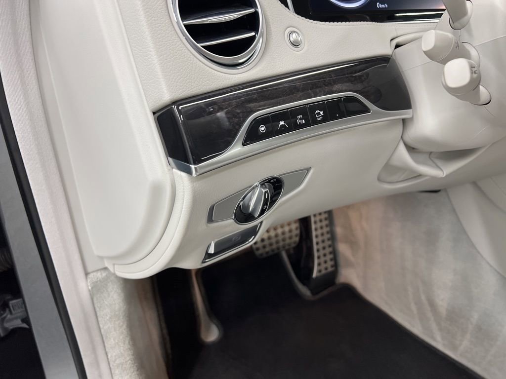Used 2017 Mercedes-Benz S 550 Sedan image 15