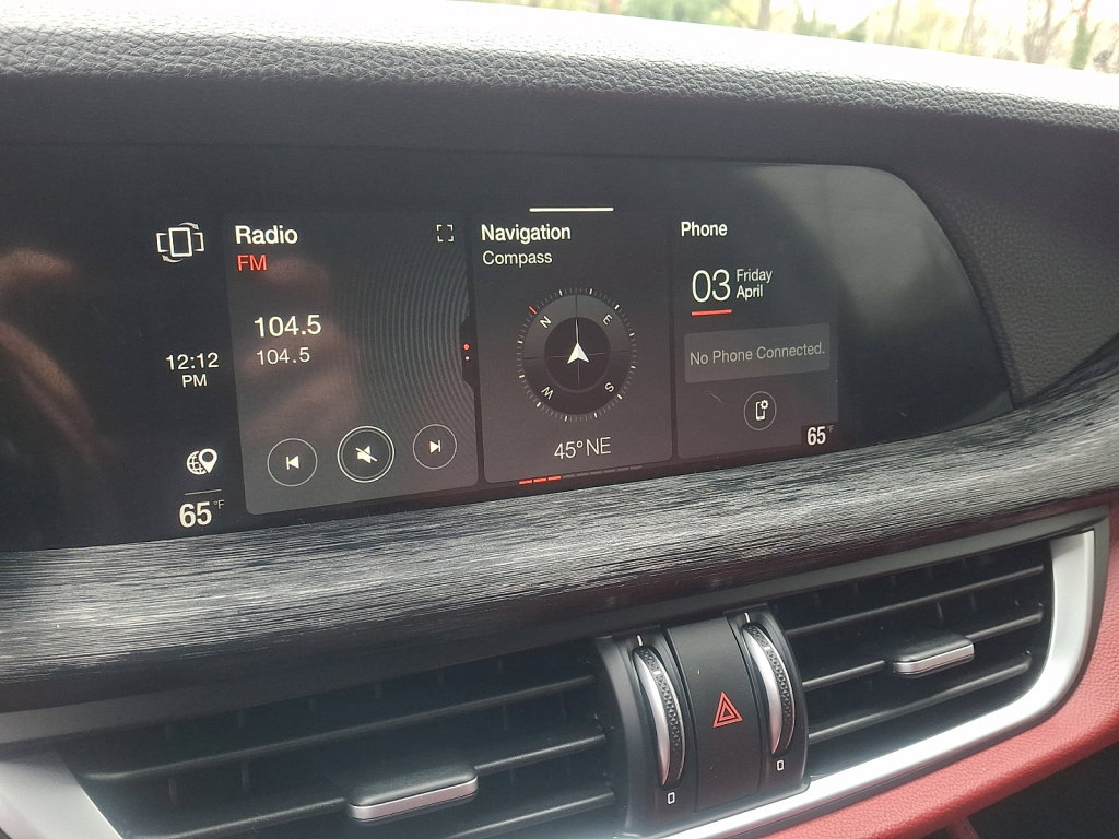 Used 2020 Alfa Romeo Stelvio RWD image 28