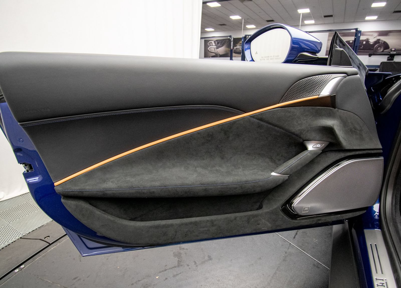 Used 2025 Ferrari Roma Spider RWD image 42