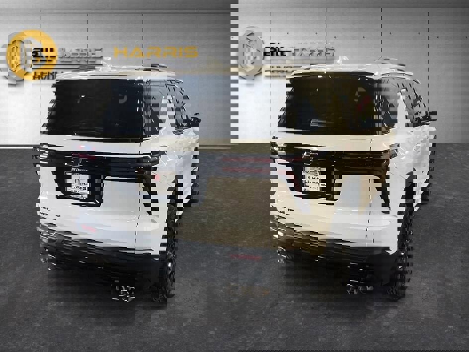 New 2026 Chevrolet Traverse LT w/ Midnight/Sport Edition image 2