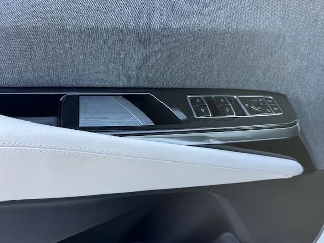 Used 2026 Cadillac Escalade ESV Platinum Sport w/ LPO, Floor Liner Package AWD/4WD image 20