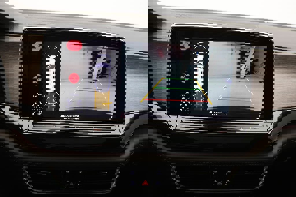 Used 2025 Volkswagen Atlas SEL image 24