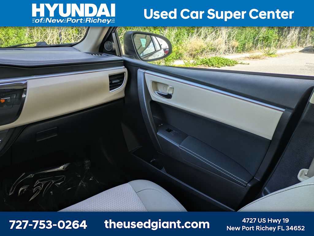 Used 2015 Toyota Corolla LE FWD image 17