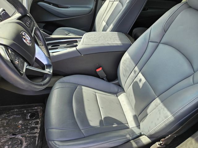 Used 2023 Buick Enclave Essence image 9