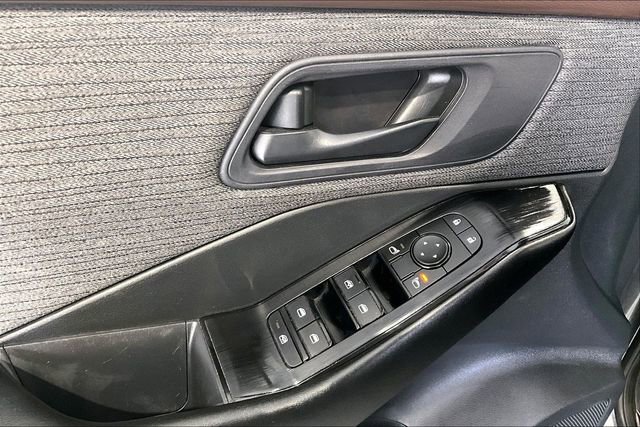 Used 2023 Nissan Rogue S AWD/4WD image 43