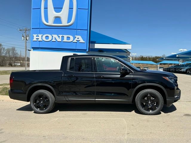 New 2026 Honda Ridgeline Black Edition image 2