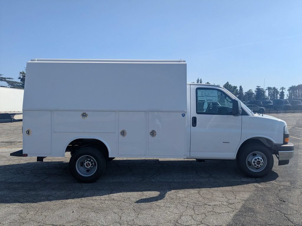 New 2026 GMC Savana 3500 w/ Power Convenience Package RWD image 5